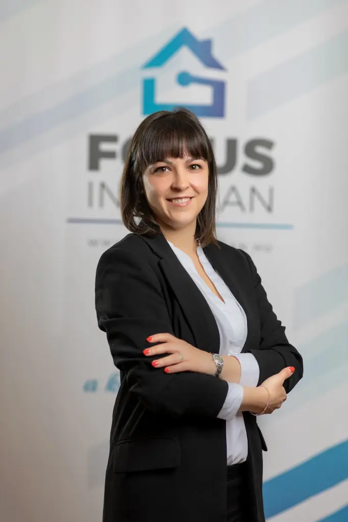 Géró-Szöllősi Erika a FOCUS INGATLAN irodájában